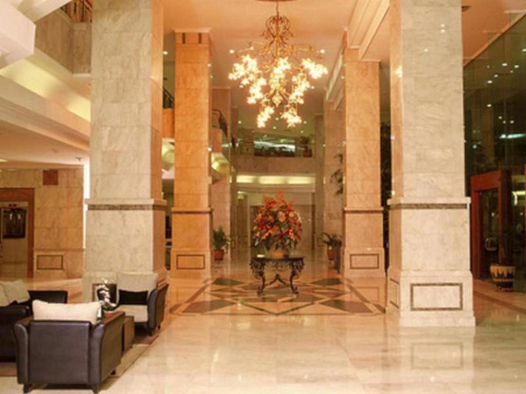 แกรนด์ เชมปากา บิสซิเนส โฮเต็ล Hotel จาการ์ตา ภายนอก รูปภาพ